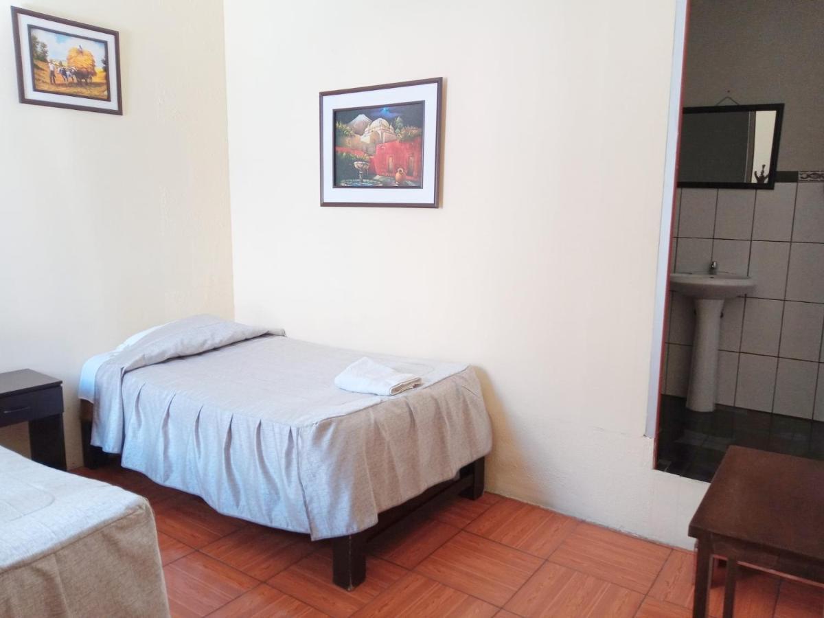 Mango Hostel B&B อาเรกิปา ภายนอก รูปภาพ